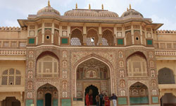 Fort Palaces Tour Package